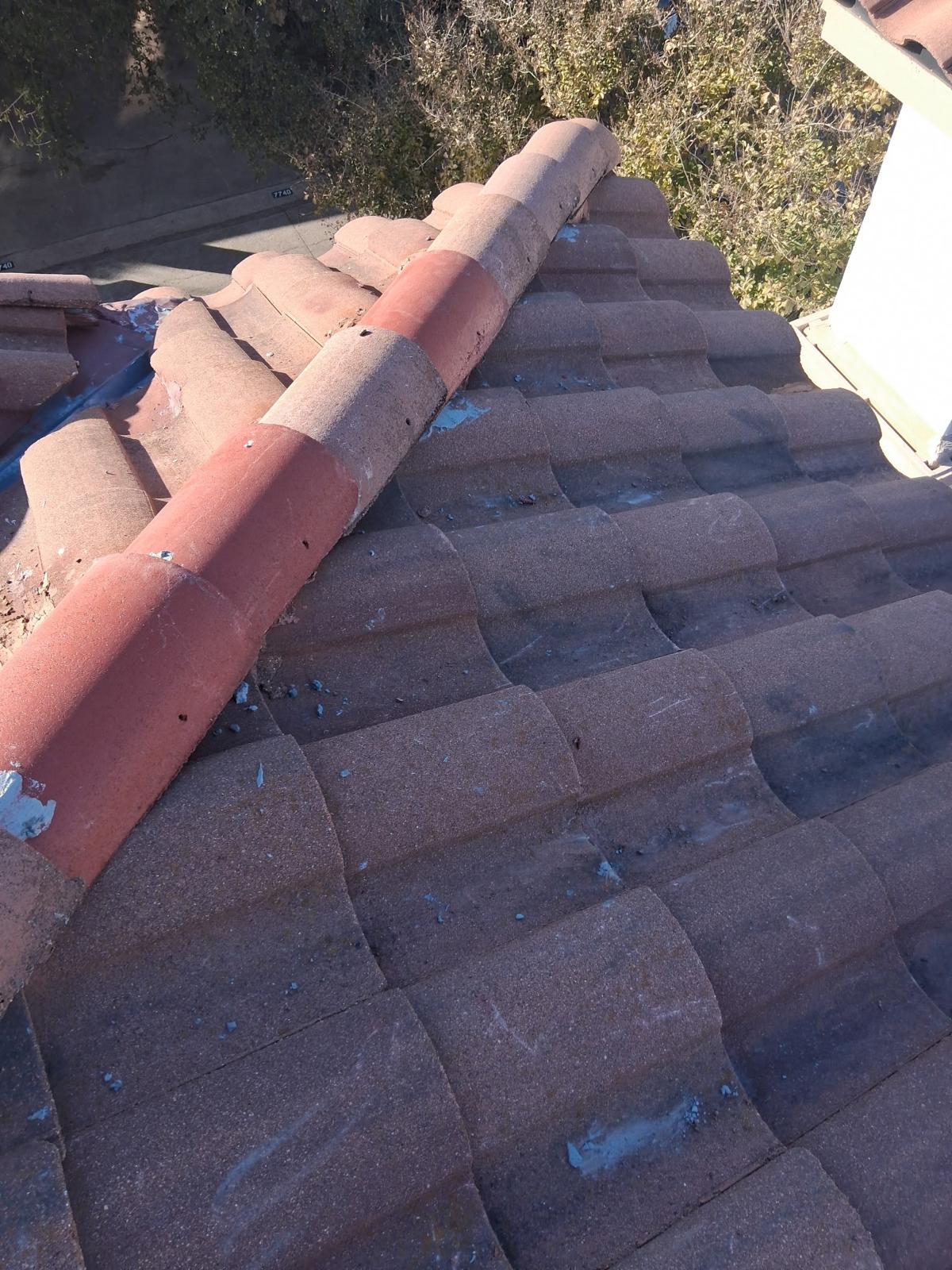 Barrel-tile ridge detail
